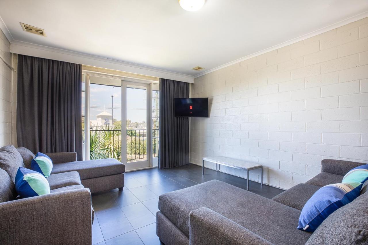 The Mulgrave Motel - Under New Management Buitenkant foto
