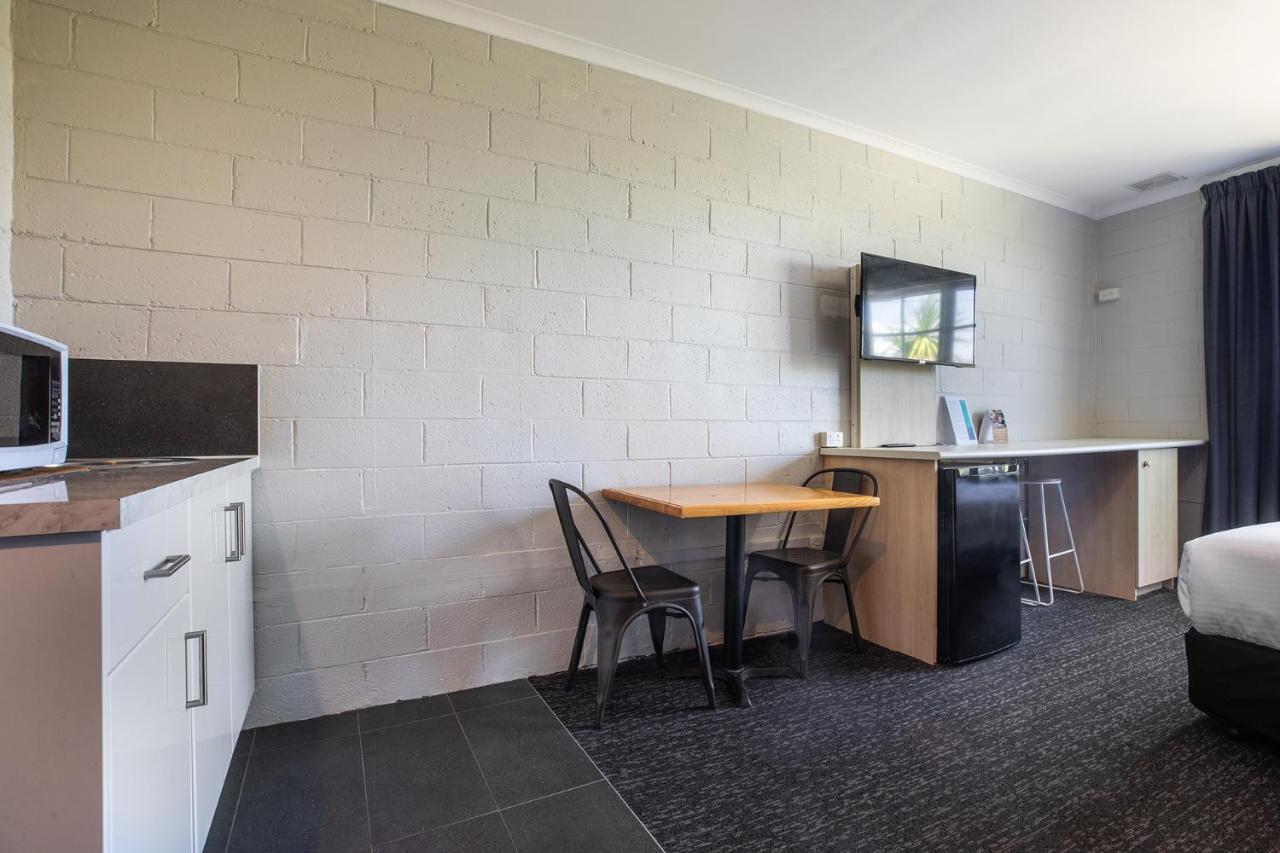 The Mulgrave Motel - Under New Management Buitenkant foto